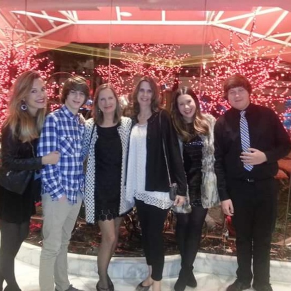 Meet your Posher, Karen - Picture 5 of 8